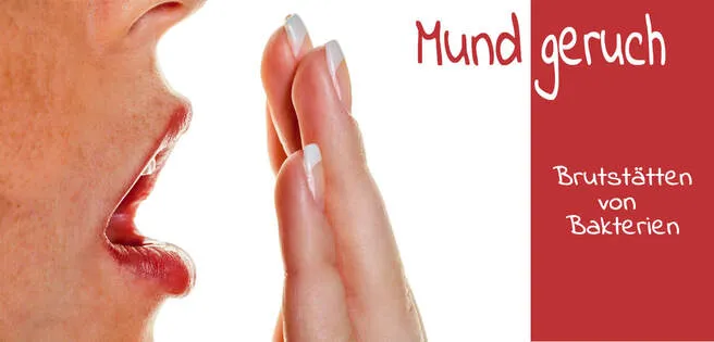 Frau zeigt ihre Zunge; Schriftzug «Zungenreinigung – Mundgeruch durch Zungenbelag»